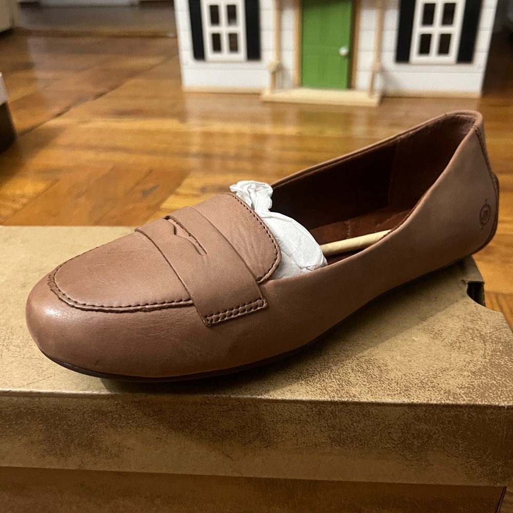 Born Flat Penny Loafers size 9